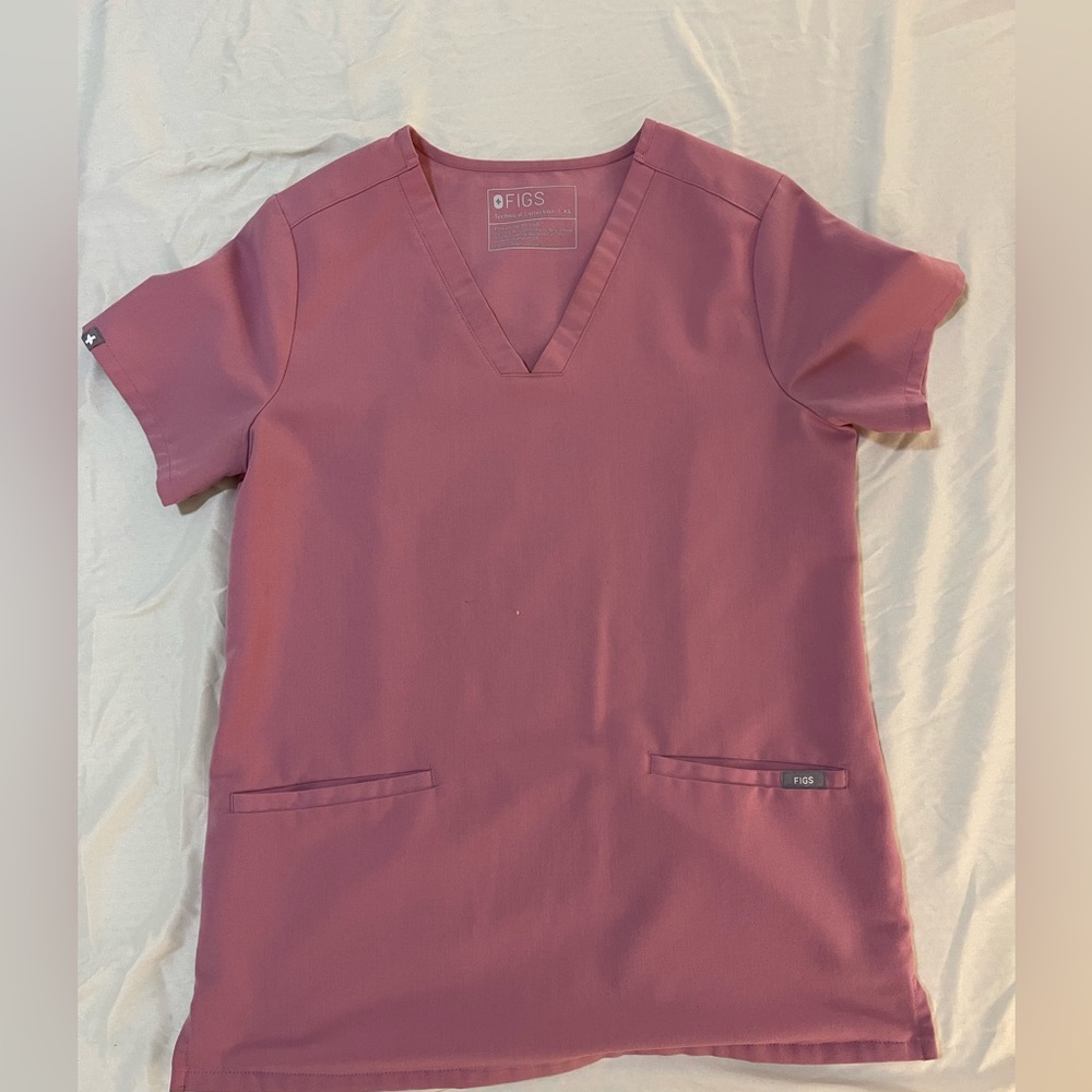 Xs scrub top figs pink